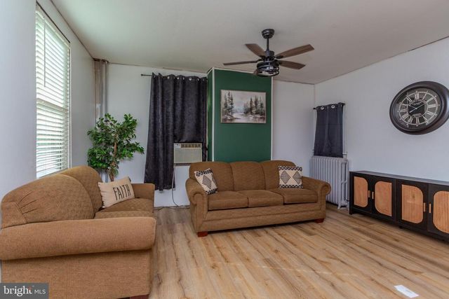 118 N PRINCE ST, Shippensburg, PA 17257