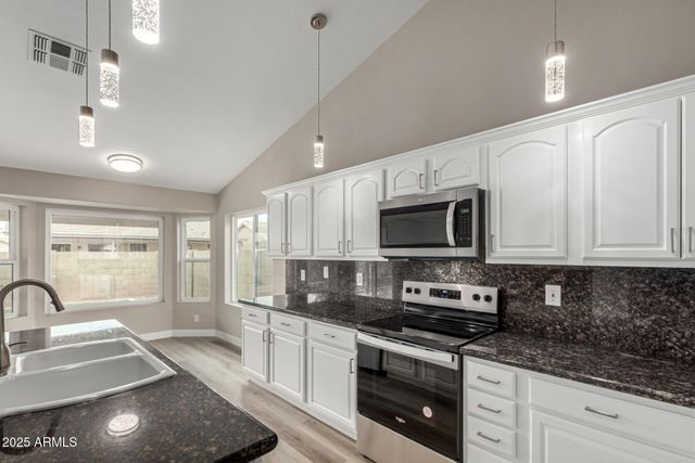 2319 E SAN TAN Drive, Gilbert, AZ 85296