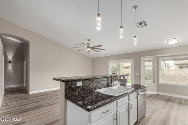 2319 E SAN TAN Drive, Gilbert, AZ 85296