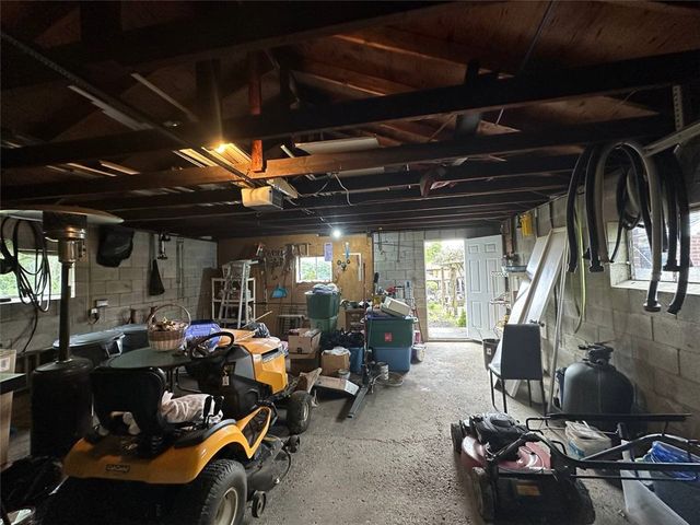 904 Sandalwood Dr, City Of Greensburg, PA 15601