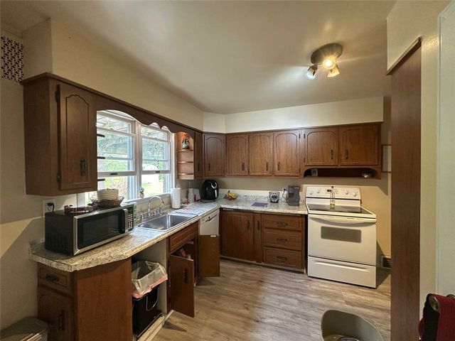 904 Sandalwood Dr, City Of Greensburg, PA 15601