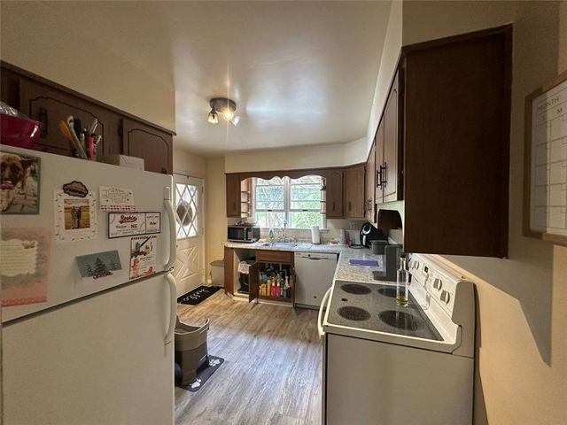 904 Sandalwood Dr, City Of Greensburg, PA 15601