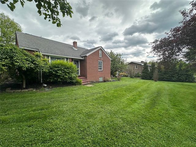 904 Sandalwood Dr, City Of Greensburg, PA 15601