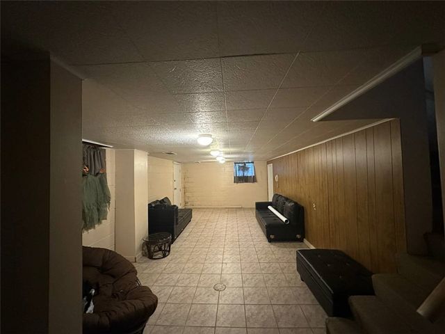 904 Sandalwood Dr, City Of Greensburg, PA 15601