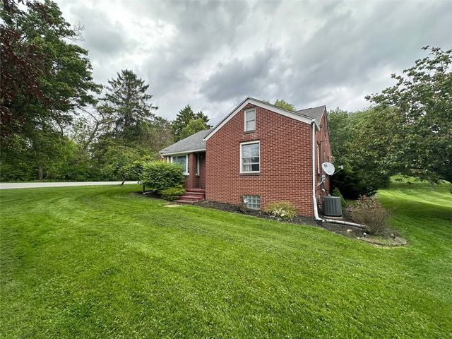 904 Sandalwood Dr, City Of Greensburg, PA 15601