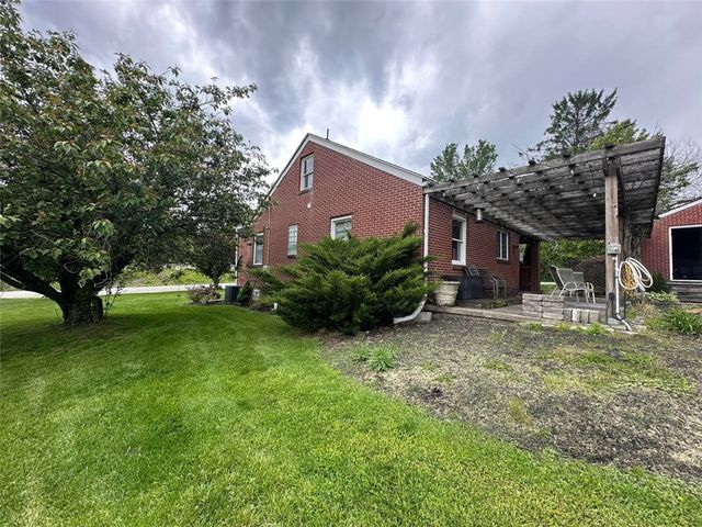 904 Sandalwood Dr, City Of Greensburg, PA 15601