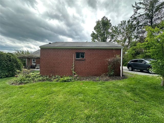904 Sandalwood Dr, City Of Greensburg, PA 15601