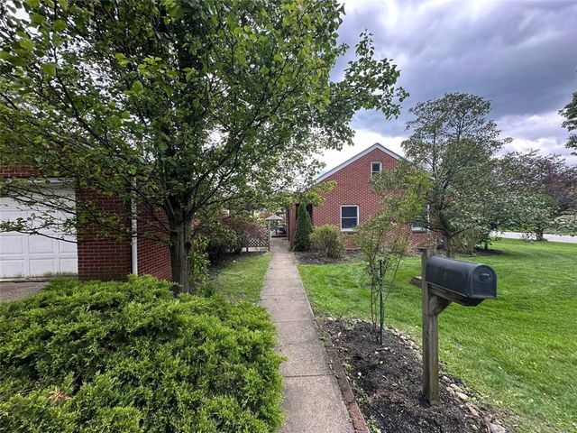 904 Sandalwood Dr, City Of Greensburg, PA 15601