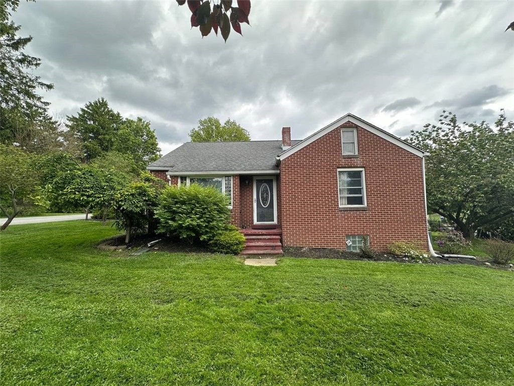 904 Sandalwood Dr, City Of Greensburg, PA 15601