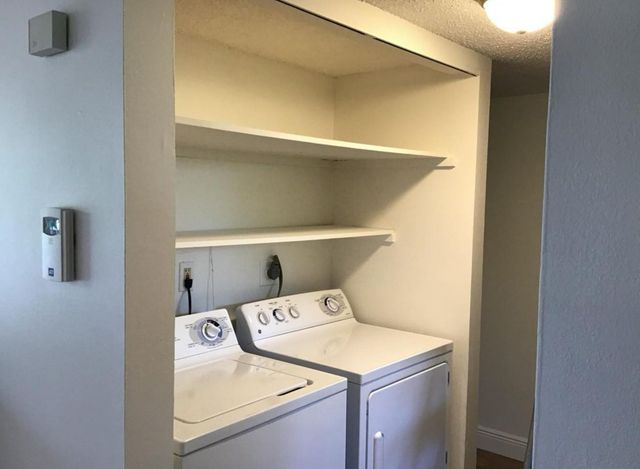 7173 ORANGE Drive 220B, Davie, FL 33314