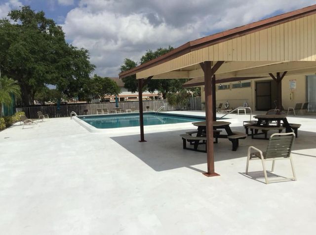 7173 ORANGE Drive 220B, Davie, FL 33314