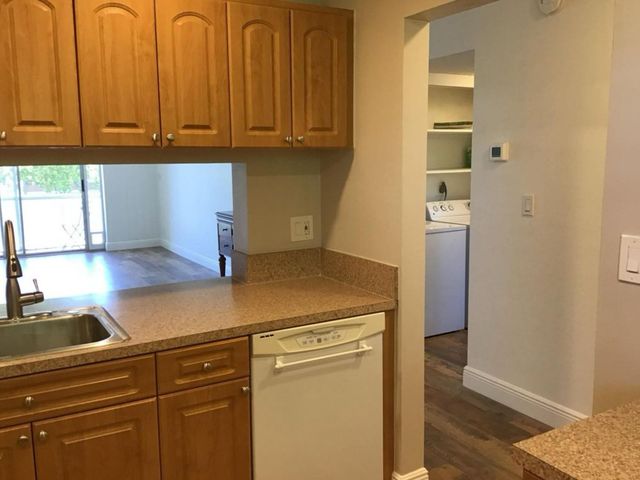 7173 ORANGE Drive 220B, Davie, FL 33314