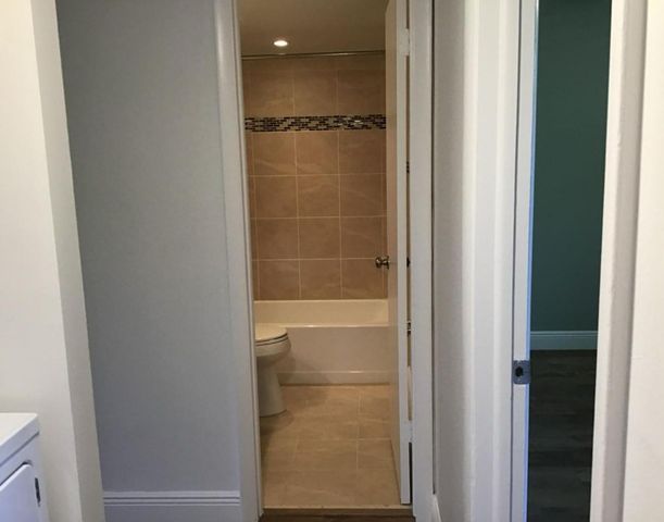 7173 ORANGE Drive 220B, Davie, FL 33314