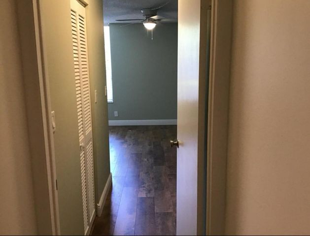 7173 ORANGE Drive 220B, Davie, FL 33314