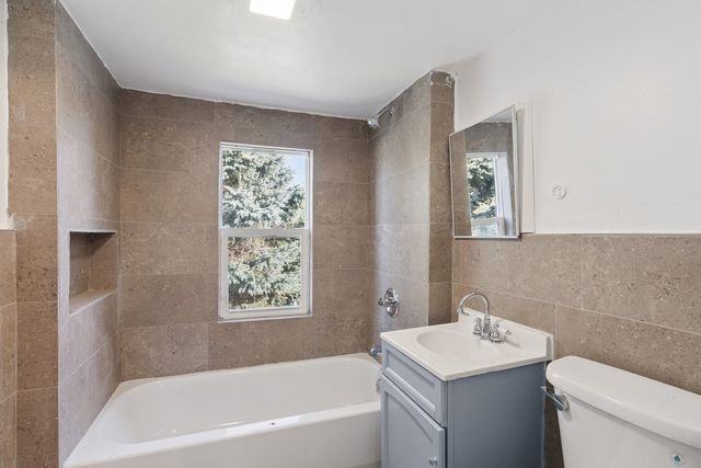 434 16th Avenue, Rockford, IL 61104