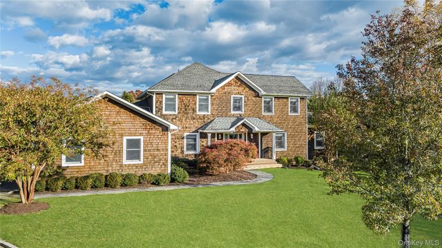 450 Sterling Woods Lane, Southold, NY 11971