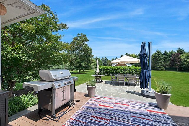 450 Sterling Woods Lane, Southold, NY 11971
