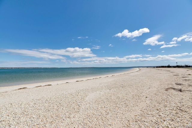 450 Sterling Woods Lane, Southold, NY 11971