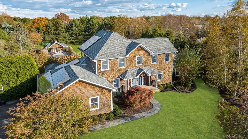 450 Sterling Woods Lane, Southold, NY 11971