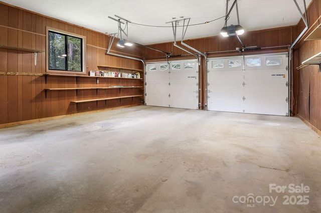 27 Poplar Court, Hendersonville, NC 28792