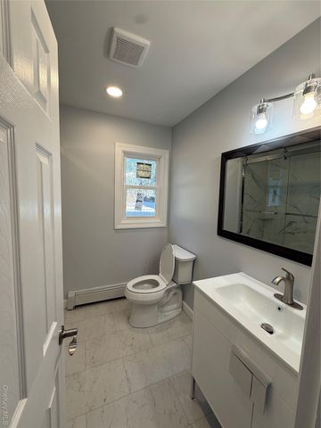 225 Norma Avenue, West Islip, NY 11795