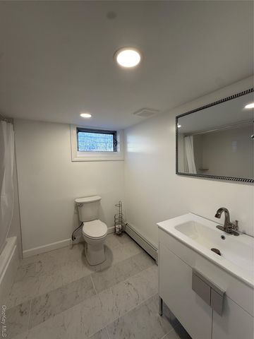 225 Norma Avenue, West Islip, NY 11795