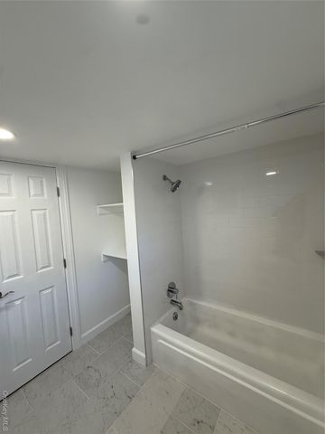 225 Norma Avenue, West Islip, NY 11795