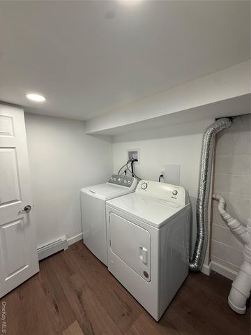 225 Norma Avenue, West Islip, NY 11795