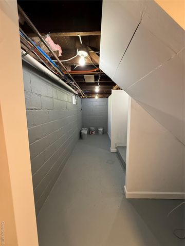 225 Norma Avenue, West Islip, NY 11795