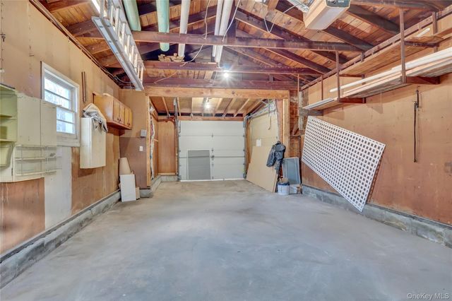 225 Norma Avenue, West Islip, NY 11795