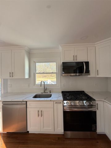 225 Norma Avenue, West Islip, NY 11795