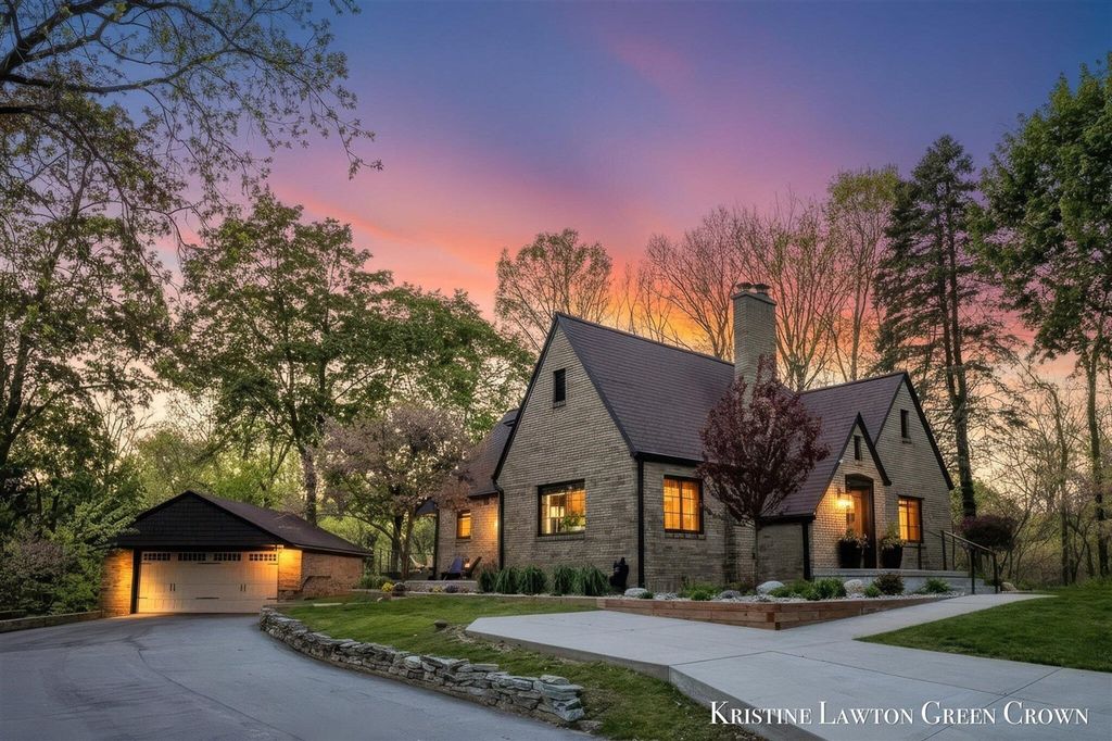 200 Greenridge Drive, Grand Rapids, MI 49544