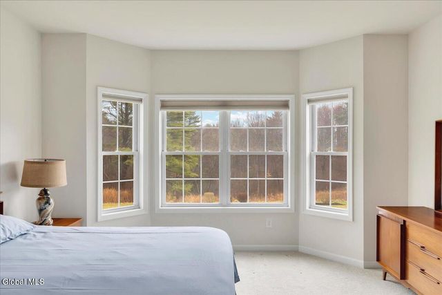 15 Rosemore Place, Halfmoon, NY 12118