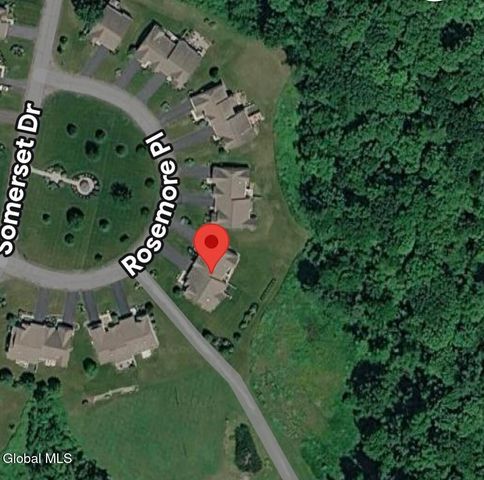 15 Rosemore Place, Halfmoon, NY 12118