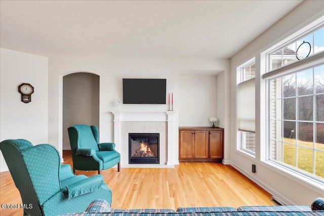 15 Rosemore Place, Halfmoon, NY 12118