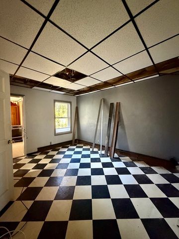 12 Leeds St, Boston, MA 02127