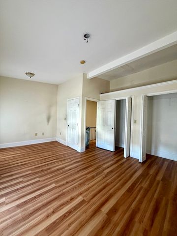 12 Leeds St, Boston, MA 02127