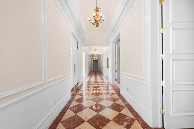 100 Harbor Way, Jupiter Island, FL 33455