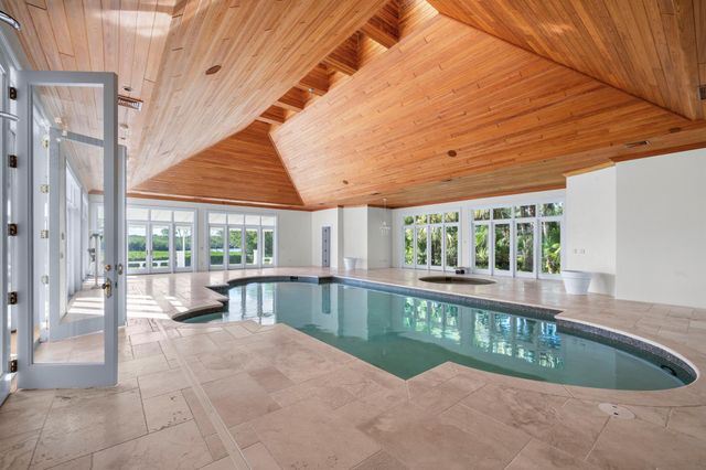 100 Harbor Way, Jupiter Island, FL 33455