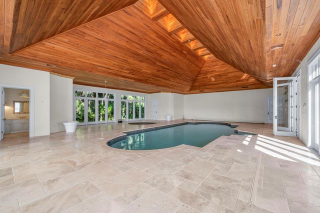 100 Harbor Way, Jupiter Island, FL 33455