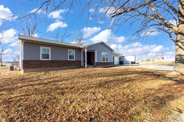 1512 Old St Mary's Road, Perryville, MO 63775