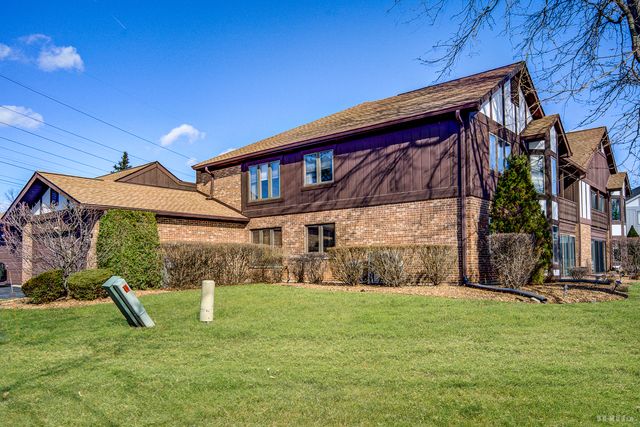 9832 Terrace Court E 2B, Palos Park, IL 60464