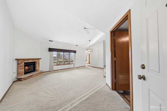 9832 Terrace Court E 2B, Palos Park, IL 60464