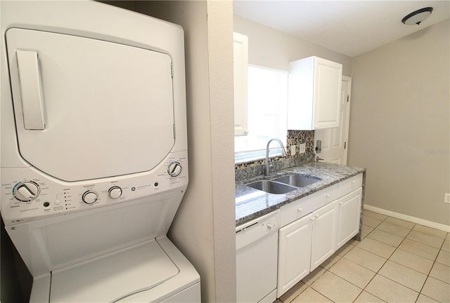 5525 PALMER BOULEVARD B, Sarasota, FL 34232