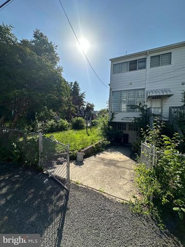 1122 HOLBROOK ST NE, Washington, DC 20002