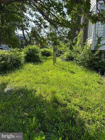 1122 HOLBROOK ST NE, Washington, DC 20002