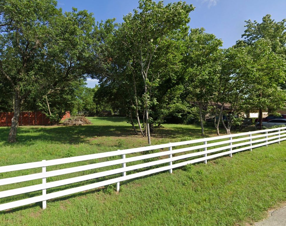 939 & 933 Applegate Drive, Dallas, TX 75253
