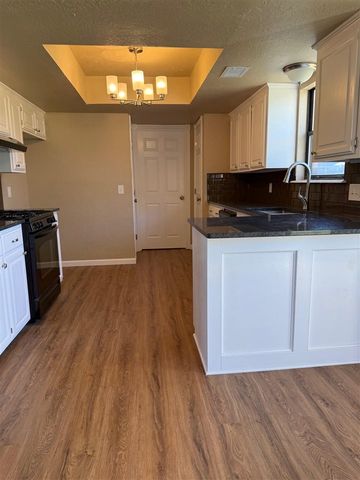 5010 NE Dearborn Ave, Lawton, OK 73507