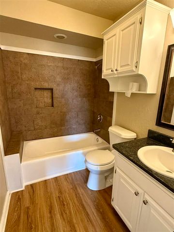 5010 NE Dearborn Ave, Lawton, OK 73507