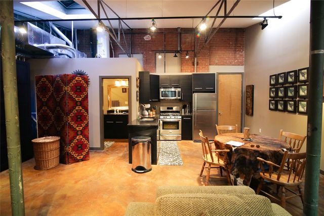 3106 Commerce 3104, Dallas, TX 75226